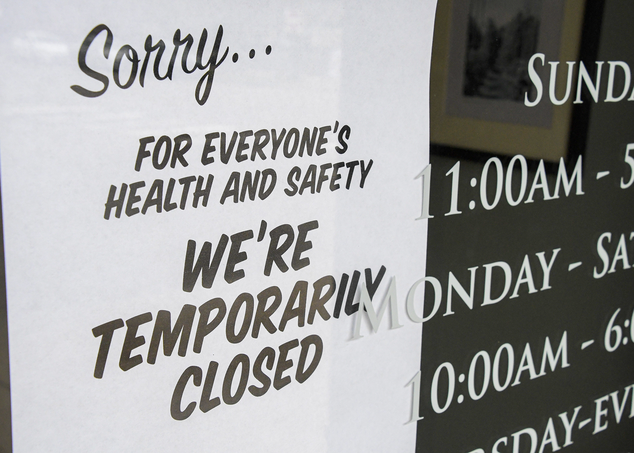 A St. Paul business sits temporarily closed in April 2020. HF4522 proposes to appropriate $100 million from the General Fund for a pandemic relief program targeted at small businesses. (House Photography file photo)